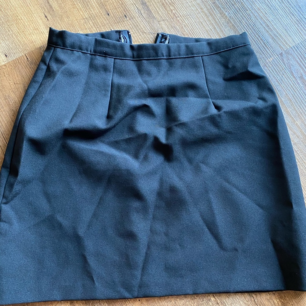 Black pencil skirt size 7